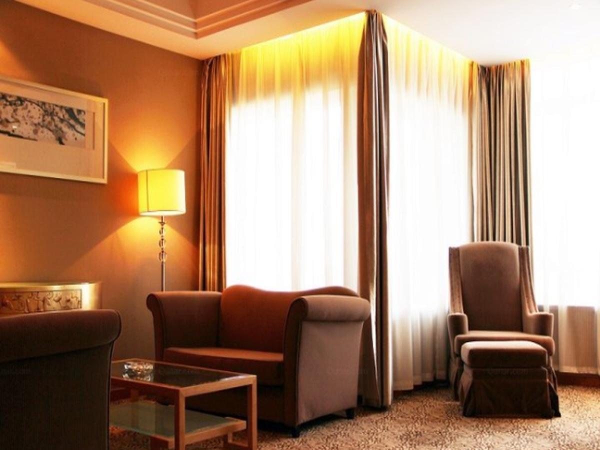 Glarun Jinling Hotel Нанкін Екстер'єр фото