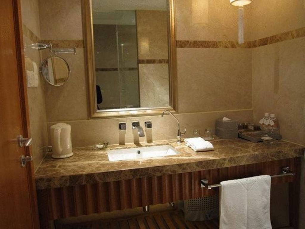 Glarun Jinling Hotel Нанкін Екстер'єр фото