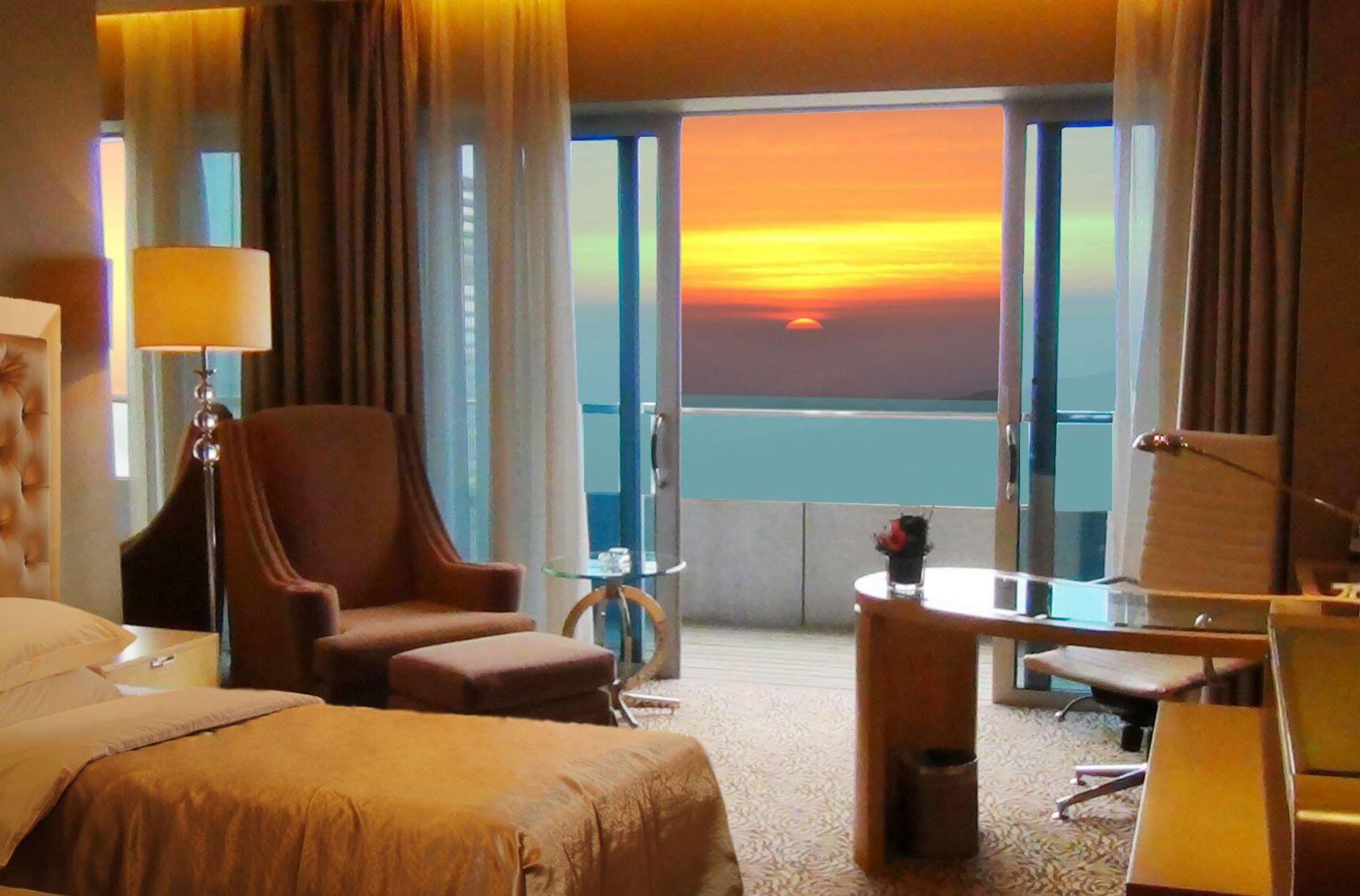 Glarun Jinling Hotel Нанкін Екстер'єр фото